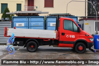 Iveco Daily III serie
Vigili del Fuoco
Comando Provinciale di Reggio Emilia
VF 26831
Parole chiave: Iveco Daily_IIIserie VF26831