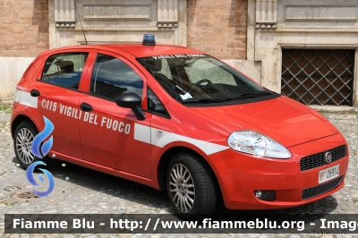 Fiat Grande Punto
Vigili del Fuoco
Comando Provinciale di Modena
Veicoli acquistati con fondi post sisma 2012
VF 26914
Parole chiave: Fiat Grande_Punto VF26914 80_VVF