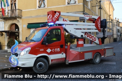 Iveco Daily 70C17 V serie
Vigili del Fuoco
Comando Provinciale di Ferrara
Distaccamento Volontario di Bondeno
Piattaforma aerea da 24 m allestimento Iveco-Magirus - Socage
VF 26947
Parole chiave: Iveco Daily_70C17_Vserie VF26947