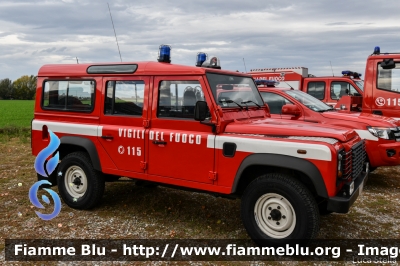 Land Rover Defender 110
Vigili del Fuoco
Comando Provinciale di Bologna
Distaccamento Volontario di San Giovanni in Persiceto
VF 27020
Parole chiave: Land-Rover Defender_110 VF27020