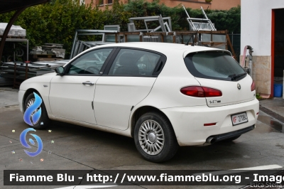 Alfa Romeo 147 II Serie
Vigili del Fuoco
Comando Provinciale di Reggio Emilia
VF 27084
Parole chiave: Alfa-Romeo 147_IISerie VF27084