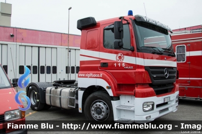 Mercedes-Benz Axor 1840 II serie
Vigili del Fuoco
Comando Provinciale di Ravenna
VF 27413
Santa Barbara 2016 Ravenna
Parole chiave: Mercedes-Benz Axor_1840_IIserie VF27413 Santa_Barbara_2016