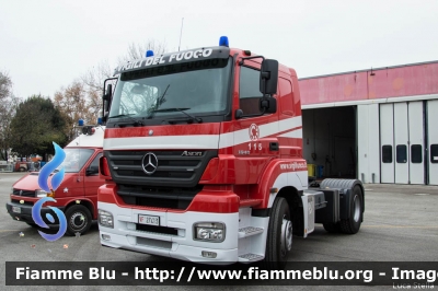 Mercedes-Benz Axor 1840 II serie
Vigili del Fuoco
Comando Provinciale di Ravenna
VF 27413
Santa Barbara 2016 Ravenna
Parole chiave: Mercedes-Benz Axor_1840_IIserie VF27413 Santa_Barbara_2016