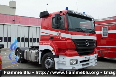 Mercedes-Benz Axor 1840 II serie
Vigili del Fuoco
Comando Provinciale di Ravenna
VF 27413
Santa Barbara 2016 Ravenna
Parole chiave: Mercedes-Benz Axor_1840_IIserie VF27413 Santa_Barbara_2016