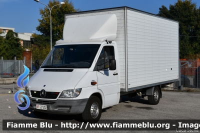 Mercedes Benz Sprinter II serie
Vigili del Fuoco
Comando Provinciale di Rovigo
VF 27436
Parole chiave: Mercedes-Benz Sprinter_IIserie VF27436