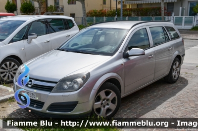 Opel Astra IV serie
Vigili del Fuoco
Comando Provinciale di Genova
VF 27635
Parole chiave: Opel Astra_IVserie VF27635