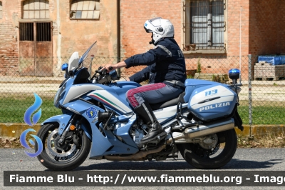 Yamaha FJR 1300 II serie
Polizia di Stato
Polizia Stradale
Allestimento Elevox
in scorta al Giro d'Italia 2024
Moto 27
POLIZIA G3161
Parole chiave: Yamaha FJR_1300_IIserie Giro_D_Italia_2024 POLIZIAG3161