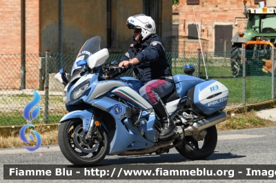 Yamaha FJR 1300 II serie
Polizia di Stato
Polizia Stradale
Allestimento Elevox
in scorta al Giro d'Italia 2024
Moto 27
POLIZIA G3161
Parole chiave: Yamaha FJR_1300_IIserie Giro_D_Italia_2024 POLIZIAG3161