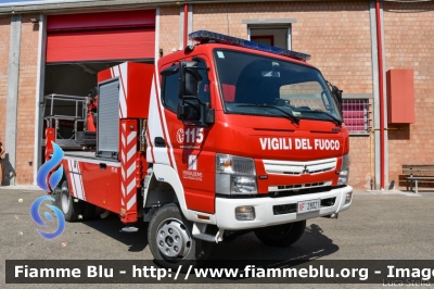 Mitsubishi Fuso Canter 4x4 III serie
Vigili del Fuoco
Comando Provinciale di Bologna
Distaccamento Volontario di Fontanelice
Piattaforma Cela 24 metri
VF 28021
Parole chiave: Mitsubishi-Fuso Canter_4x4_IIIserie VF28021