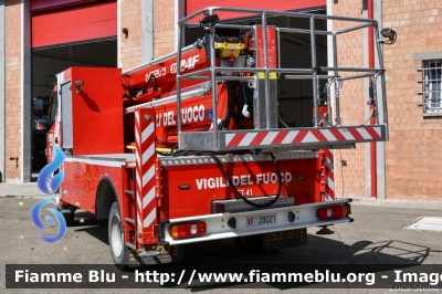 Mitsubishi Fuso Canter 4x4 III serie
Vigili del Fuoco
Comando Provinciale di Bologna
Distaccamento Volontario di Fontanelice
Piattaforma Cela 24 metri
VF 28021
Parole chiave: Mitsubishi-Fuso Canter_4x4_IIIserie VF28021