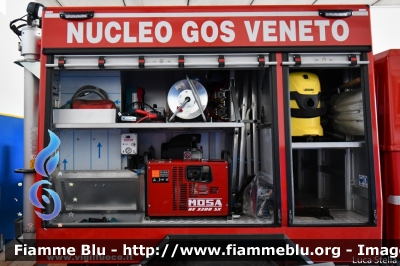 Iveco VM90
Vigili del Fuoco
Comando Provinciale di Belluno
Distaccamento Permanente di Feltre
Colonna Mobile Veneto
Sezione GOS
Ex Corpo Forestale dello Stato
VF 28110
Parole chiave: Iveco VM90 VF28110