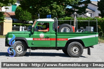 Land Rover Defender 110 HCPU
Vigili del Fuoco
Comando Provinciale di Reggio Emilia
Distaccamento Volontario di Luzzara
Servizio Antincendio Boschivo
Ex Corpo Forestale dello Stato
VF 28158
Parole chiave: Land-Rover Defender_110_HCPU VF28158