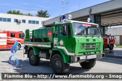 Iveco OM 75P
Vigili del Fuoco
Comando Provinciale di Ferrara
Distaccamento Permanente di Portomaggiore
Allestimento Baribbi
Ex Corpo Forestale dello Stato
VF 28160
Parole chiave: Iveco-OM 75P VF28160