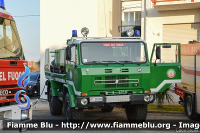 Iveco OM 75P
Vigili del Fuoco
Comando Provinciale di Ferrara
Distaccamento Permanente di Comacchio
Allestimento Baribbi
Ex Corpo Forestale dello Stato
VF 28160
Parole chiave: Iveco-OM 75P VF28160 Santa_Barbara_2018