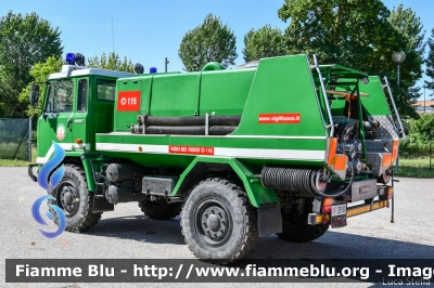 Iveco OM 75P
Vigili del Fuoco
Comando Provinciale di Ferrara
Distaccamento Permanente di Portomaggiore
Allestimento Baribbi
Ex Corpo Forestale dello Stato
VF 28160
Parole chiave: Iveco-OM 75P VF28160