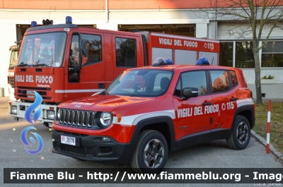 Jeep Renegade
Vigili del Fuoco
Comando Provinciale di Ravenna
VF 28790
Parole chiave: Jeep Renegade VF8790 Santa_Barbara_2017