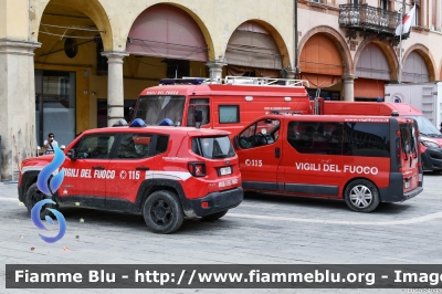 Jeep Renegade
Vigili del Fuoco
Comando Provinciale di Verona
VF 28851
Parole chiave: Jeep Renegade VF28851