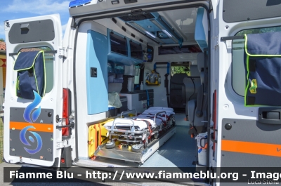 Fiat Ducato X290
Associazione Pubblica Assistenza Ferrarese
Postazione 118 Migliarino
Convenzionato con il
118 Ferrara Soccorso
Allestimento Vision
28
Parole chiave: Fiat Ducato_X290 Ambulanza