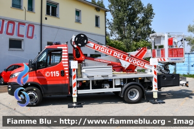 Iveco Daily VI serie
Vigili del Fuoco
Comando Provinciale di Bologna
Distaccamento Volontario di Bazzano
Comprensorio della Valsamoggia
Piattaforma Multitel MX21OVFO
Allestimento Pagliero
VF 29086
Parole chiave: Iveco Daily_VIserie VF29086