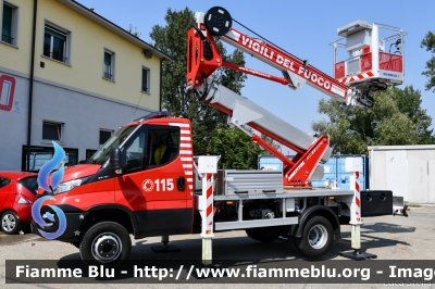 Iveco Daily VI serie
Vigili del Fuoco
Comando Provinciale di Bologna
Distaccamento Volontario di Bazzano
Comprensorio della Valsamoggia
Piattaforma Multitel MX21OVFO
Allestimento Pagliero
VF 29086
Parole chiave: Iveco Daily_VIserie VF29086