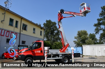 Iveco Daily VI serie
Vigili del Fuoco
Comando Provinciale di Bologna
Distaccamento Volontario di Bazzano
Comprensorio della Valsamoggia
Piattaforma Multitel MX21OVFO
Allestimento Pagliero
VF 29086
Parole chiave: Iveco Daily_VIserie VF29086