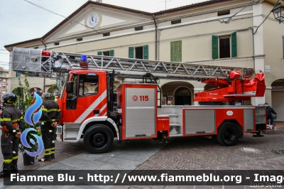 Iveco EuroFire 150E27 I serie
Vigili del Fuoco
Comando Provinciale di Bologna
Distaccamento Volontario di San Pietro in Casale
AutoScala da 30 metri allestimento Iveco-Magirus
Ricondizionata Fortini
VF 29373
Parole chiave: Iveco EuroFire_150E27_Iserie VF29373