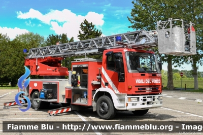 Iveco EuroFire 150E27 I serie
Vigili del Fuoco
Comando Provinciale di Bologna
Distaccamento Volontario di San Pietro in Casale
AutoScala da 30 metri allestimento Iveco-Magirus
Ricondizionata Fortini
VF 29373
Parole chiave: Iveco EuroFire 150E27_Iserie VF29373