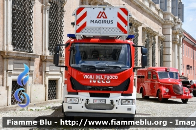 Iveco EuroCargo 180E32 IV Serie
Vigili del Fuoco
Comando Provinciale di Modena
AutoScala M39L da 39 metri 
Allestimento Magirus
VF 29586
Parole chiave: Iveco EuroCargo_180E32_IVSerie VF29586 80_VVF