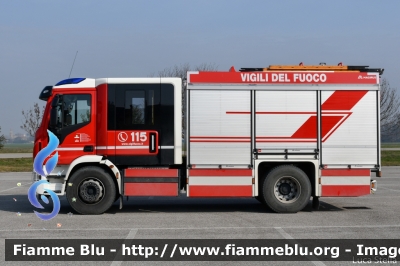 Iveco EuroCargo 180E32 IV serie
Vigili del Fuoco
Comando Provinciale di Bologna
Distaccamento Volontario di San Pietro in Casale
Allestimento Magirus
VF 29766
Parole chiave: Iveco EuroCargo_180E32_IVserie VF29766