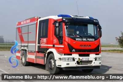 Iveco EuroCargo 180E32 IV serie
Vigili del Fuoco
Comando Provinciale di Bologna
Distaccamento Volontario di San Pietro in Casale
Allestimento Magirus
VF 29766
Parole chiave: Iveco EuroCargo_180E32_IVserie VF29766