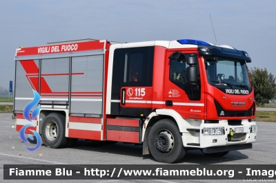 Iveco EuroCargo 180E32 IV serie
Vigili del Fuoco
Comando Provinciale di Bologna
Distaccamento Volontario di San Pietro in Casale
Allestimento Magirus
VF 29766
Parole chiave: Iveco EuroCargo_180E32_IVserie VF29766