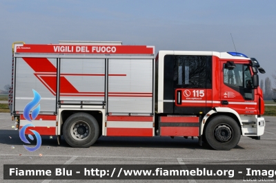 Iveco EuroCargo 180E32 IV serie
Vigili del Fuoco
Comando Provinciale di Bologna
Distaccamento Volontario di San Pietro in Casale
Allestimento Magirus
VF 29766
Parole chiave: Iveco EuroCargo_180E32_IVserie VF29766