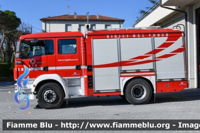 Man TGM 15.250 II serie
Vigili del Fuoco
Comando Provinciale di Forli Cesena
AutoPompaSerbatoio allestimento BAI
VF 29899
Parole chiave: Man TGM_15.250_IIserie VF29899