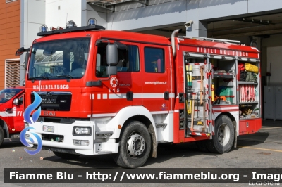 Man TGM 15.250 II serie
Vigili del Fuoco
Comando Provinciale di Reggio Emilia
Distaccamento Permanente di Sant'Ilario d'Enza
Allestimento BAI
VF 29901
Parole chiave: Man TGM_15.250_IIserie VF29901