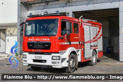 Man TGM 15.250 II serie
Vigili del Fuoco
Comando Provinciale di Reggio Emilia
Distaccamento Permanente di Sant'Ilario d'Enza
Allestimento BAI
VF 29901
Parole chiave: Man TGM_15.250_IIserie VF29901