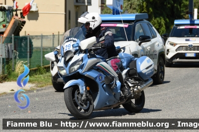 Yamaha FJR 1300 II serie
Polizia di Stato
Polizia Stradale
Allestimento Elevox
in scorta al Giro d'Italia 2024
Moto 29
POLIZIA G3082
Parole chiave: Yamaha FJR_1300_IIserie Giro_D_Italia_2024 POLIZIAG3082