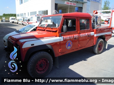 Land Rover Defender 130
Vigili del Fuoco
Comando Provinciale di Ferrara
Distaccamento Volontario di Bondeno
VF 22091

Si ringrazia tutto il personale per la collaborazione e la cortesia dimostrata
Parole chiave: Land-Rover Defender_130 VF22091