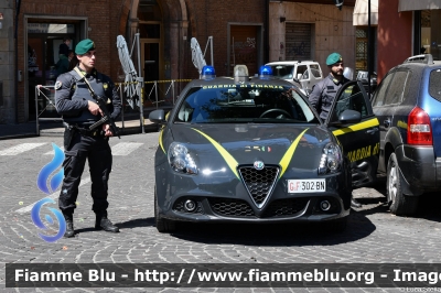 Alfa Romeo Nuova Giulietta restyle
Guardia di Finanza
ATPI
Anti Terrorismo e Pronto Impiego
Allestimento NCT Nuova Carrozzeria Torinese
GdiF 302 BN
Parole chiave: Alfa-Romeo Nuova_Giulietta_restyle  GdiF302BN