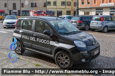  Fiat Nuova Panda 4x4 II serie
Vigili del Fuoco
Comando Provinciale di Rimini
Nucleo Videodocumentazione
CoEm Comunicazione in Emergenza
VF 30648
Parole chiave:  Fiat Nuova_Panda_4x4_IIserie VF30648