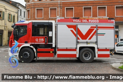 Iveco EuroCargo 180E32 IV serie
Vigili del Fuoco
Comndo Provinciale di Ferrara
Distaccamento Volontario di Bondeno
AutoPompaSerbatoio allestimento Iveco-Magirus
VF 30989
Santa Barbara 2021
Parole chiave: Iveco EuroCargo_180E32_IVserie VF30989 Santa_Barbara_2021