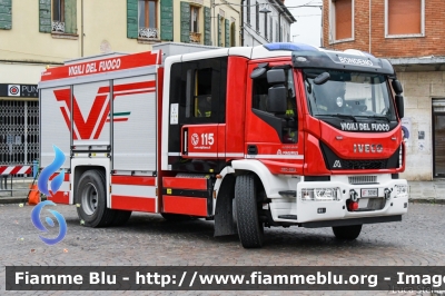 Iveco EuroCargo 180E32 IV serie
Vigili del Fuoco
Comndo Provinciale di Ferrara
Distaccamento Volontario di Bondeno
AutoPompaSerbatoio allestimento Iveco-Magirus
VF 30989
Santa Barbara 2021
Parole chiave: Iveco EuroCargo_180E32_IVserie VF30989 Santa_Barbara_2021