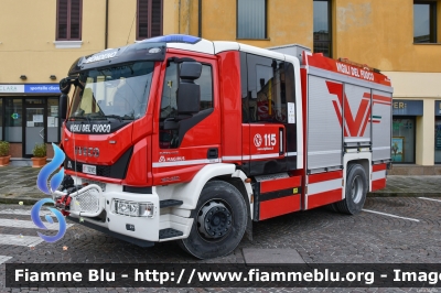 Iveco EuroCargo 180E32 IV serie
Vigili del Fuoco
Comndo Provinciale di Ferrara
Distaccamento Volontario di Bondeno (FE)
AutoPompaSerbatoio allestimento Iveco-Magirus
VF 30989
Parole chiave: Iveco EuroCargo_180E32_IVserie VF30989