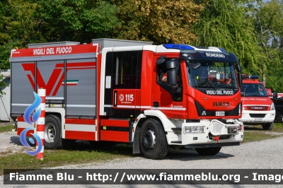 Iveco EuroCargo 180E32 IV serie
Vigili del Fuoco
Comndo Provinciale di Ferrara
Distaccamento Volontario di Bondeno (FE)
AutoPompaSerbatoio allestimento Iveco-Magirus
VF 30989
Parole chiave: Iveco EuroCargo_180E32_IVserie VF30989