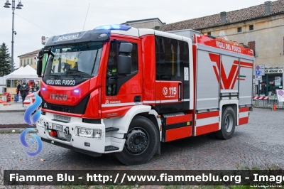 Iveco EuroCargo 180E32 IV serie
Vigili del Fuoco
Comndo Provinciale di Ferrara
Distaccamento Volontario di Bondeno
AutoPompaSerbatoio allestimento Iveco-Magirus
VF 30989
Santa Barbara 2021
Parole chiave: Iveco EuroCargo_180E32_IVserie VF30989 Santa_Barbara_2021