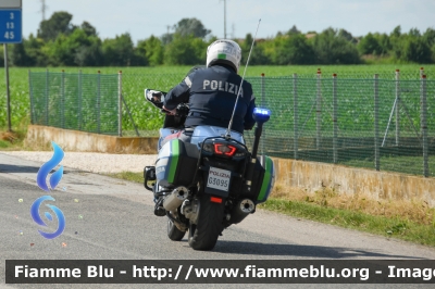 Yamaha FJR 1300 II serie
Polizia di Stato
Polizia Stradale
Allestimento Elevox
in scorta al Giro d'Italia 2024
Moto 30
POLIZIA G3095
Parole chiave: Yamaha FJR_1300_IIserie Giro_D_Italia_2024 POLIZIAG3095