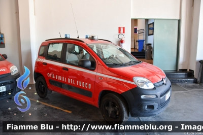 Fiat Nuova Panda 4x4 II serie
Vigili del Fuoco
Comando Provinciale di Ravenna
VF 31565
Parole chiave: Fiat Nuova_Panda_4x4_IIserie VF31565 VF30447 VF32587