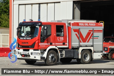 Iveco EuroCargo 120EL25 IV serie
Vigili del Fuoco
Comando Provinciale di Ravenna
Allestimento Magirus
VF 31869
Parole chiave: Iveco EuroCargo_120EL25_IVserie VF31869