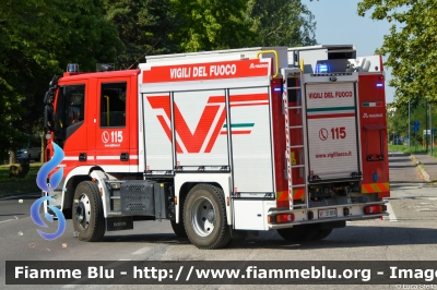 Iveco EuroCargo 120EL25 IV serie
Vigili del Fuoco
Comando Provinciale di Ravenna
Allestimento Magirus
VF 31869
Parole chiave: Iveco EuroCargo_120EL25_IVserie VF31869