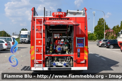 Scania P370 III serie
Vigili del Fuoco
Comando Provinciale di Bari
Allestimento Bai
VF 32000
Parole chiave: Scania P370_IIIserie VF32000