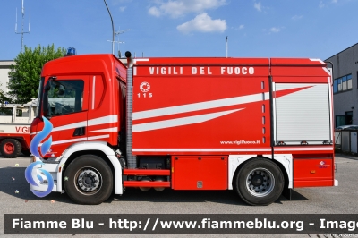 Scania P370 III serie
Vigili del Fuoco
Comando Provinciale di Bari
Allestimento Bai
VF 32000
Parole chiave: Scania P370_IIIserie VF32000